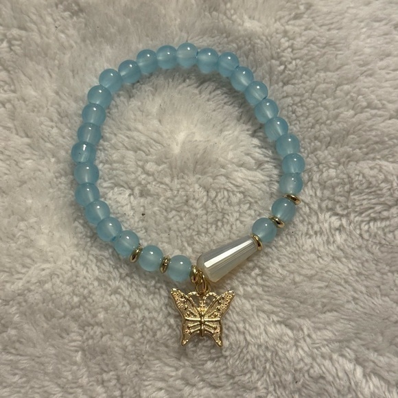 Jewelry - Beautiful Stretchy Butterfly Bracelet